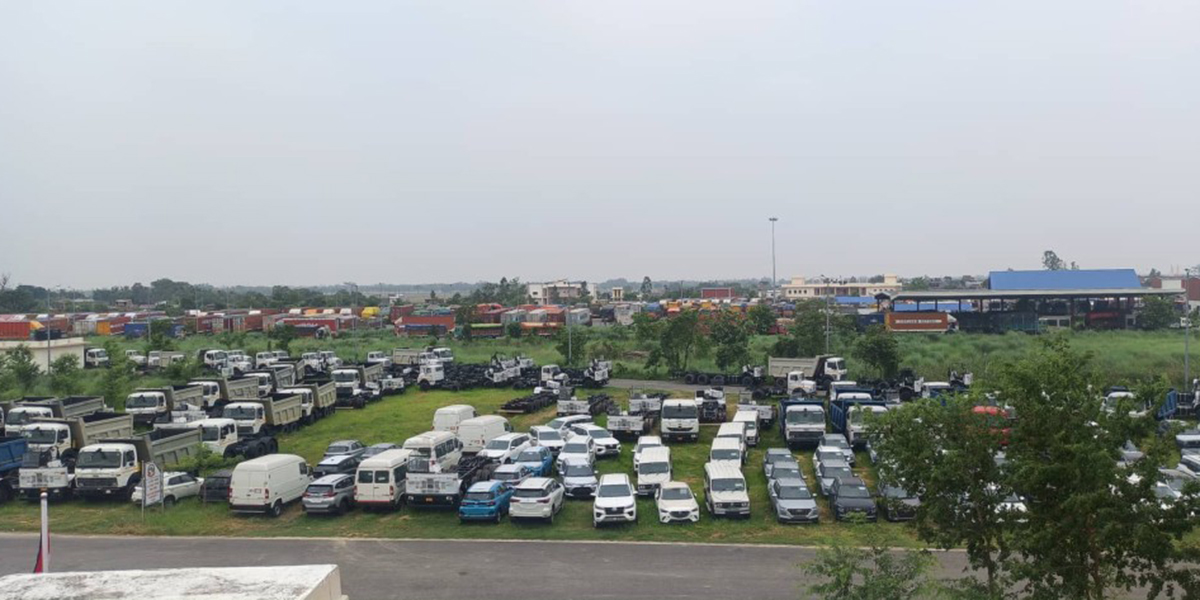 Over 3,000 vehicles stuck at customs yards