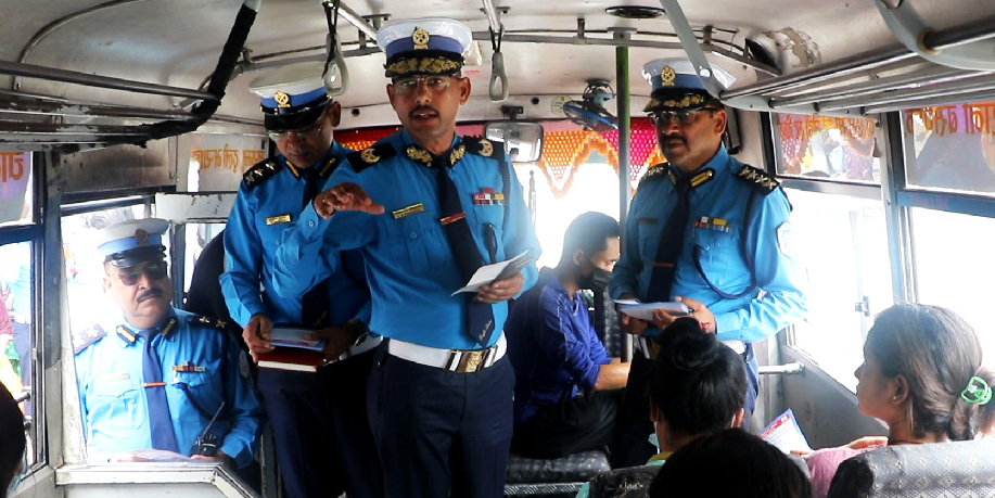 Traffic police launch ‘two minutes with passengers’ awareness program