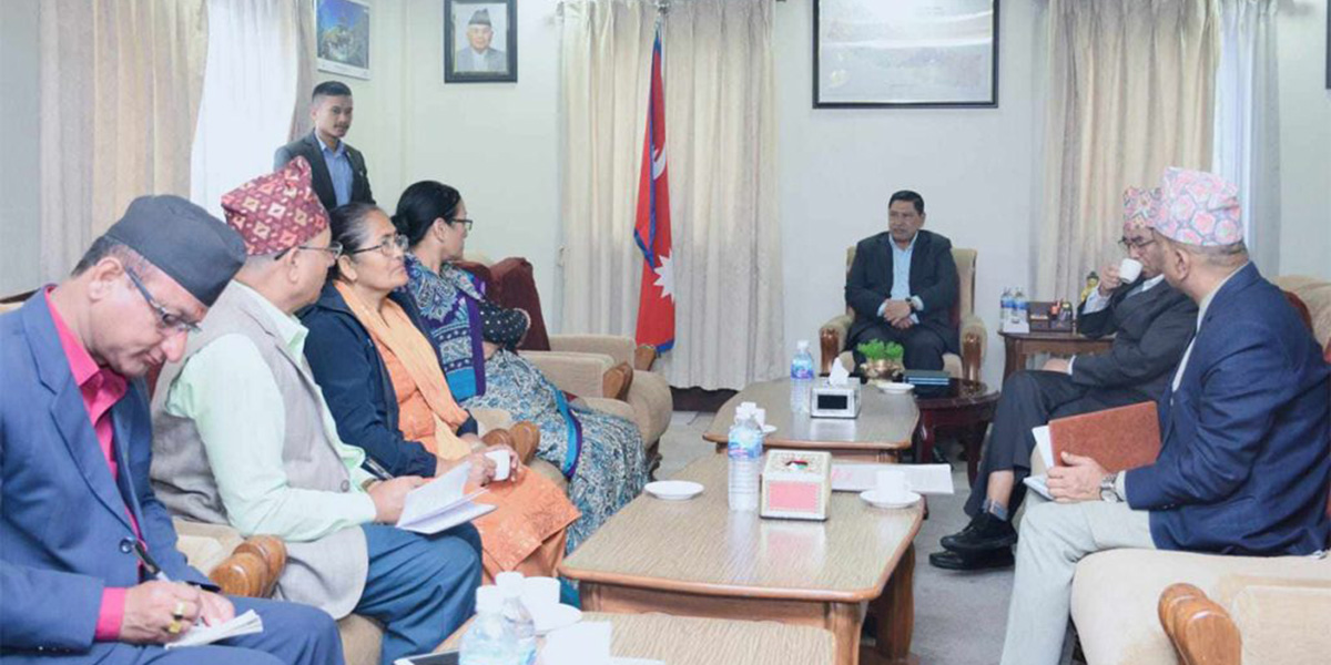 DPM Shrestha, representatives of teachers hold informal discussion