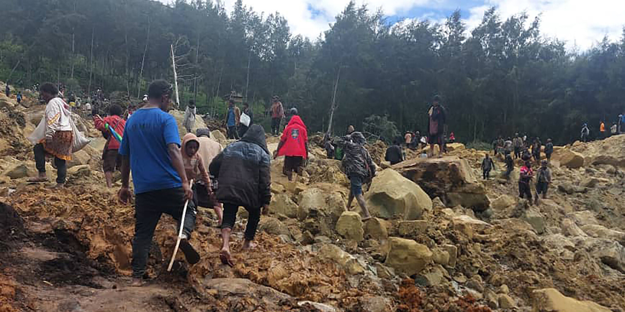 Fears rise of a second landslide and the spread of disease in Papua New Guinea