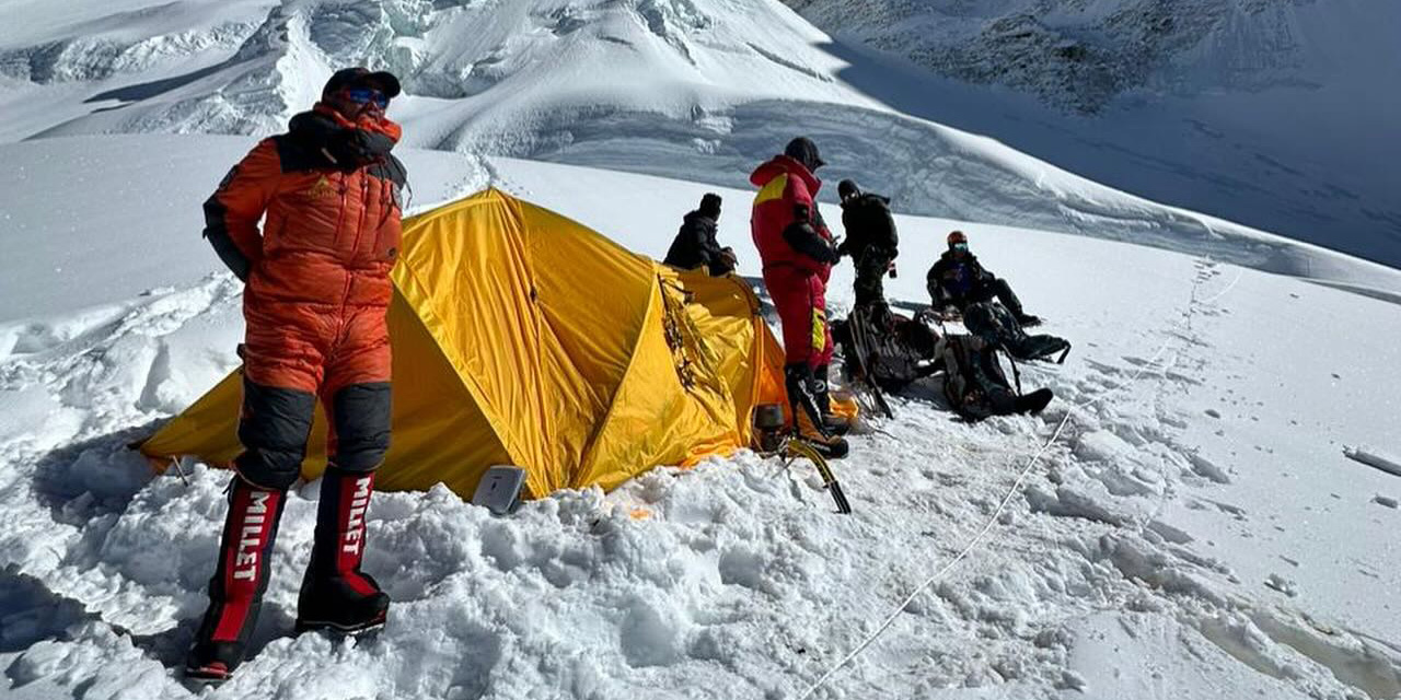 French climber, Nepali Sherpas first to climb Cho Oyu via Nepali side since 2009