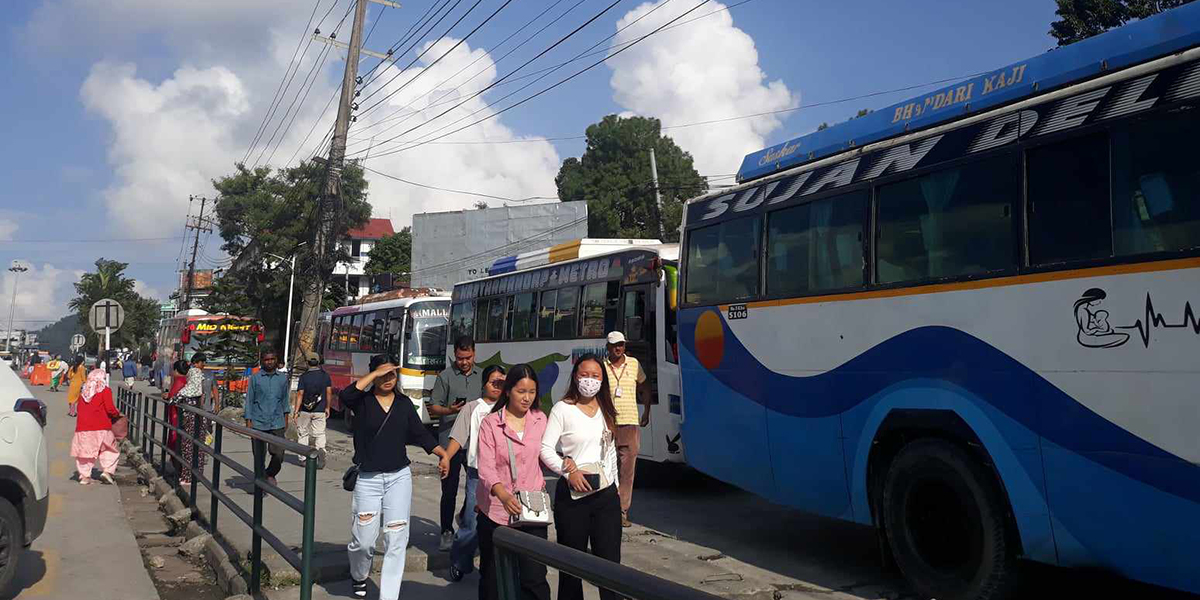 Bus operators lament sharp drop in Dashain travelers exiting Pokhara