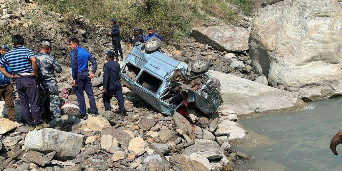 One dead, three injured as van falls of the road in Myagdi