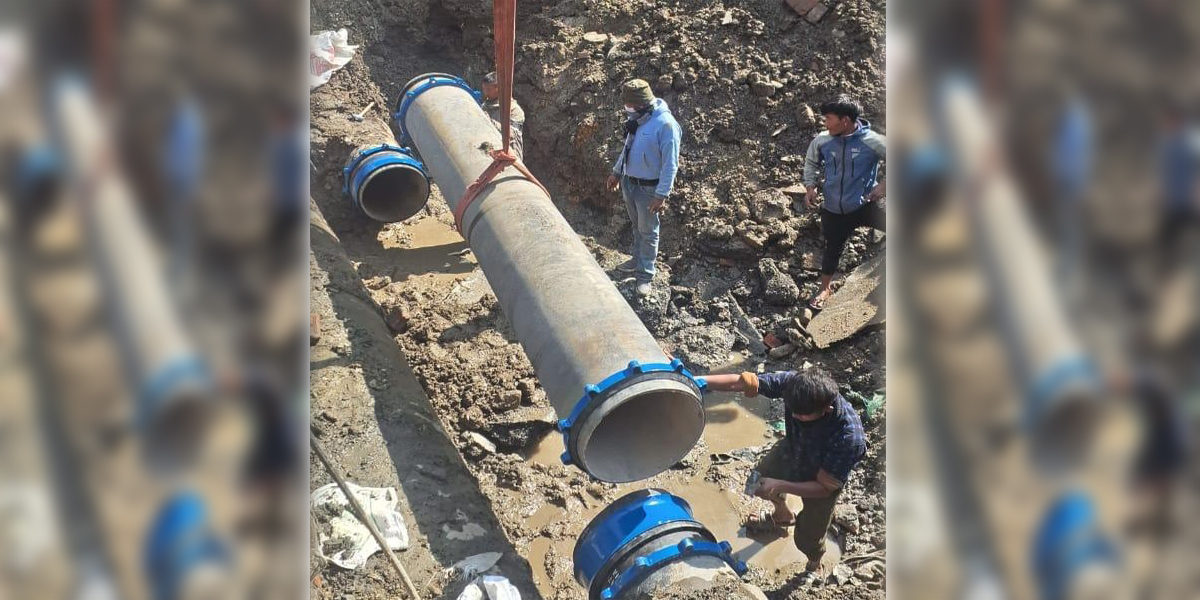 KUKL repairs burst bulk distribution pipe