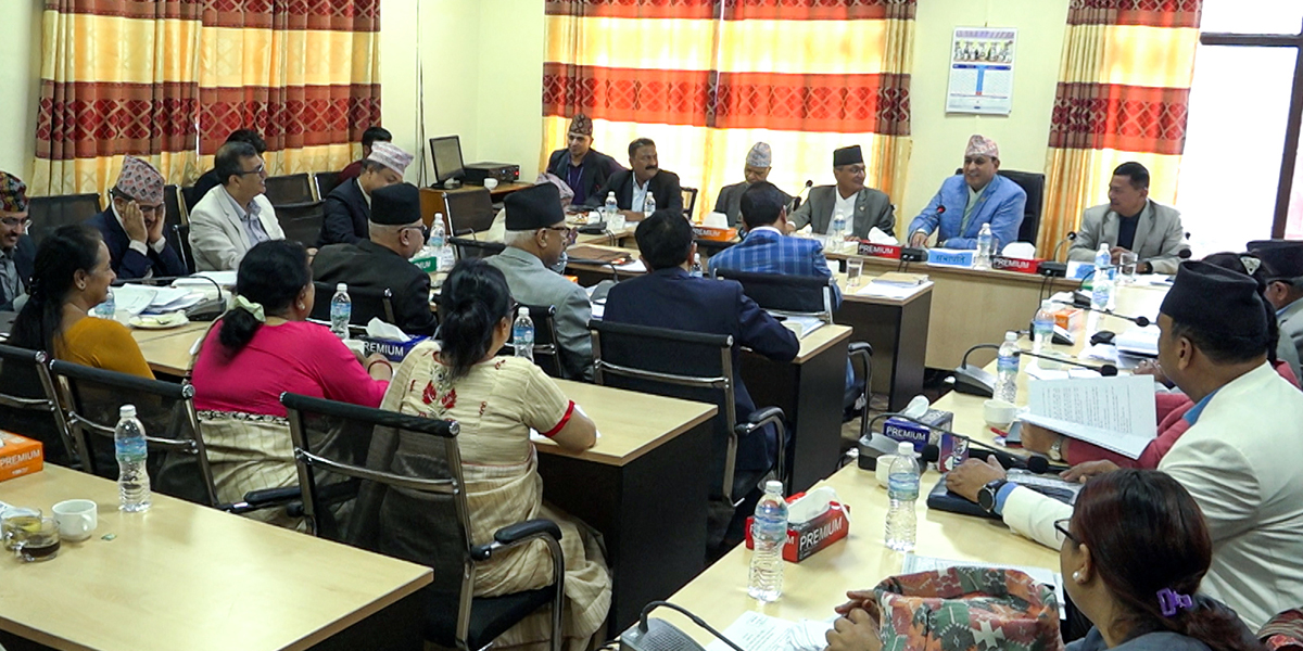 House panel approves Federal Civil Service Bill; retirement age set at 60