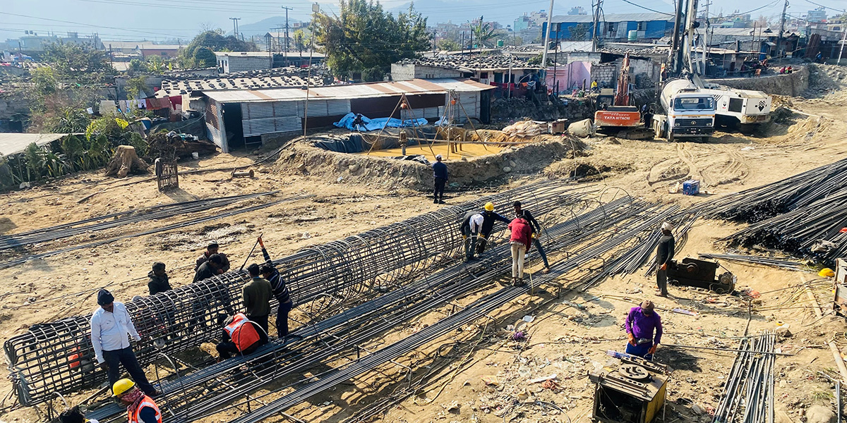 Minimum monthly wage hiked to Rs 19,550