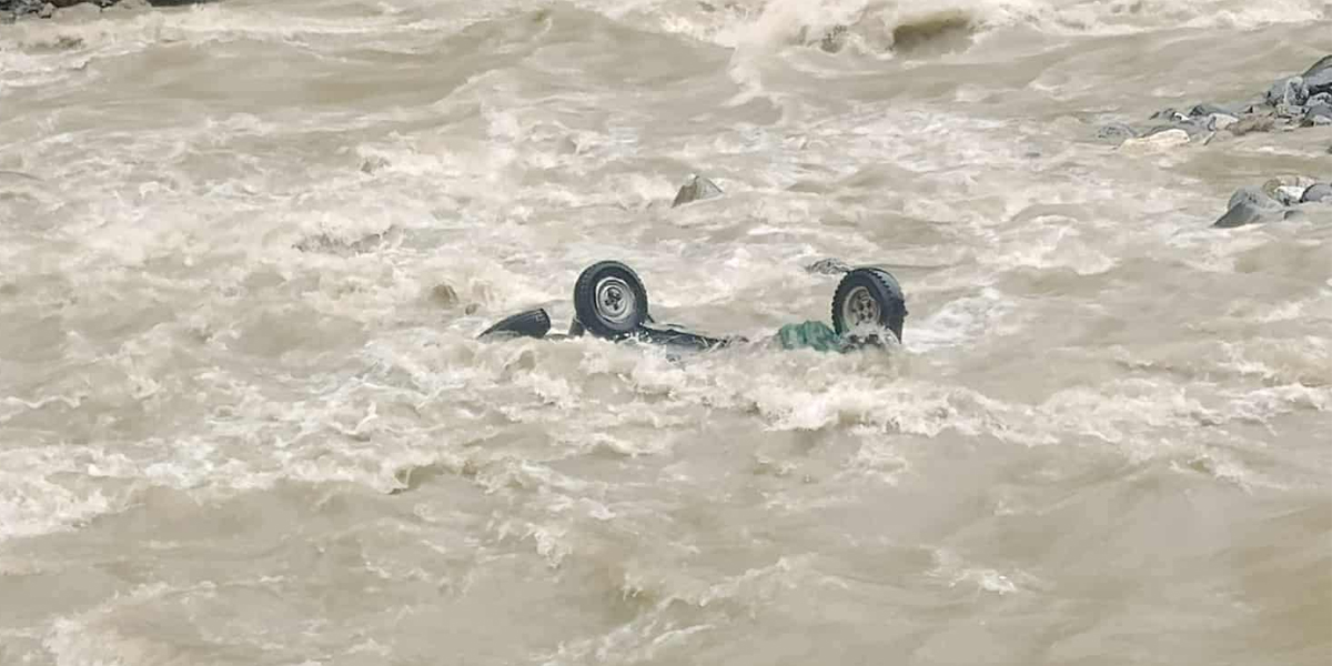 Minor dead, two missing as autorickshaw falls into Naugad River in Darchula