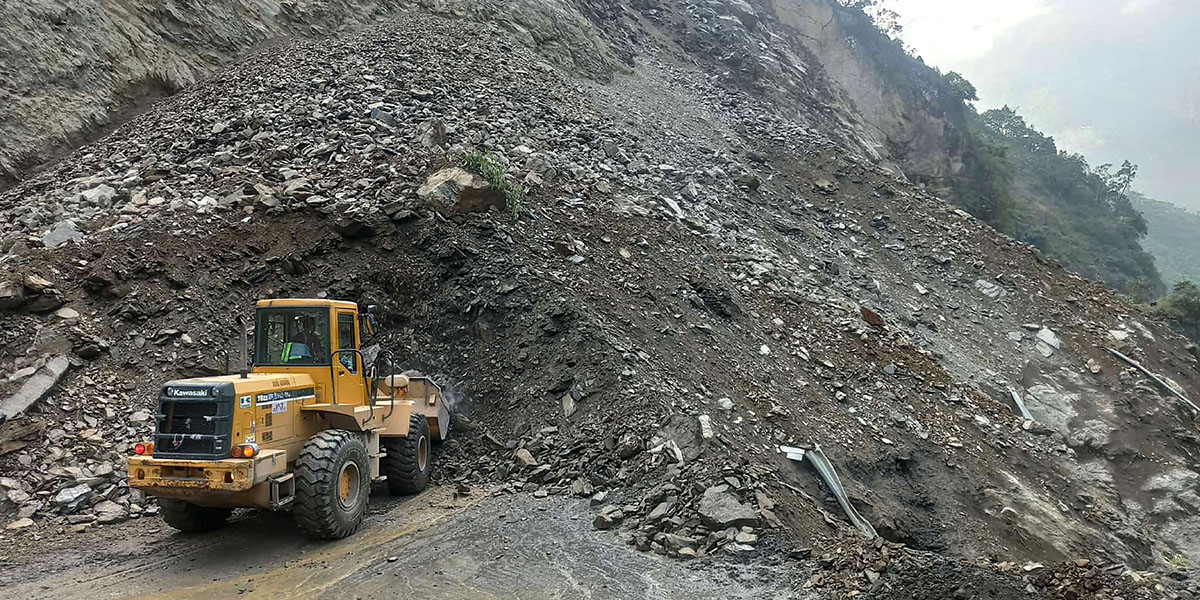 Free shuttle bus service to Narayanghat launched for stranded passengers