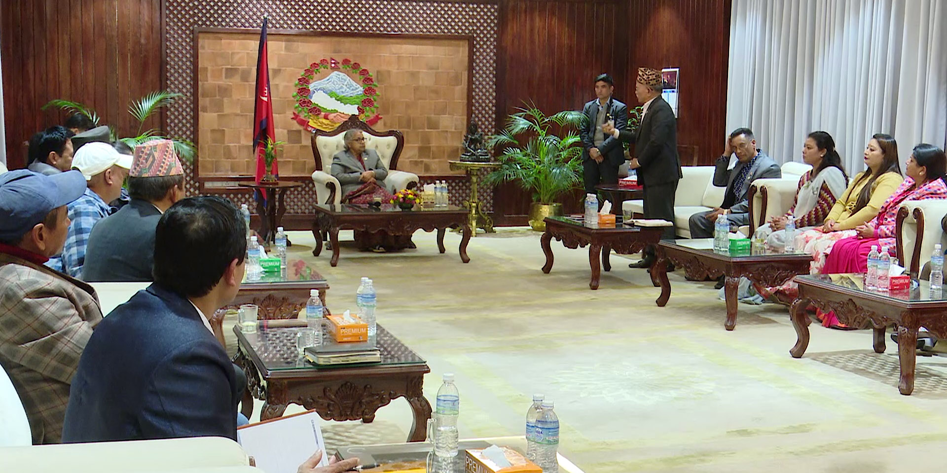 PM meets Valley mayors, seeks support for upcoming election