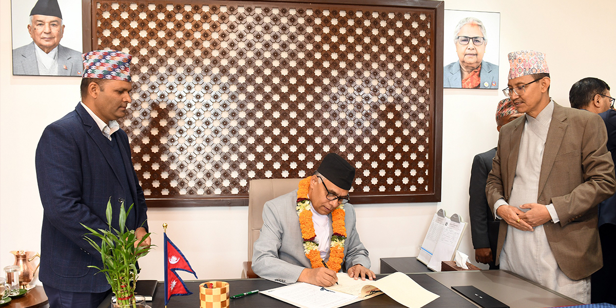 New Chief Secretary pledges to improve the image of civil service