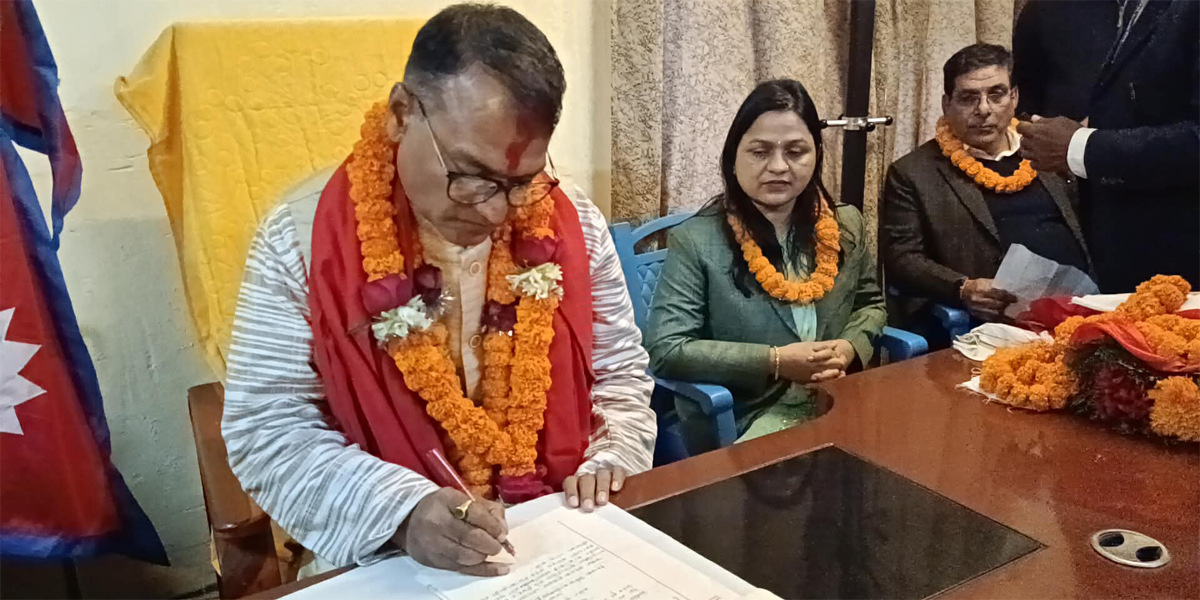 Center treating provinces as cooperative entity: Madhesh Speaker