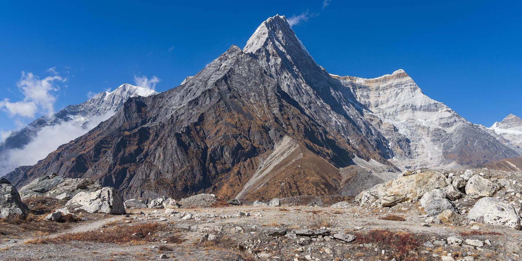 As snowstorms batter the west, the Himalayas hardly see winter