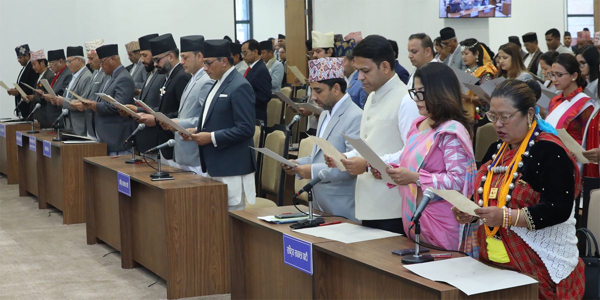 Newly elected lawmakers take oath of office and secrecy