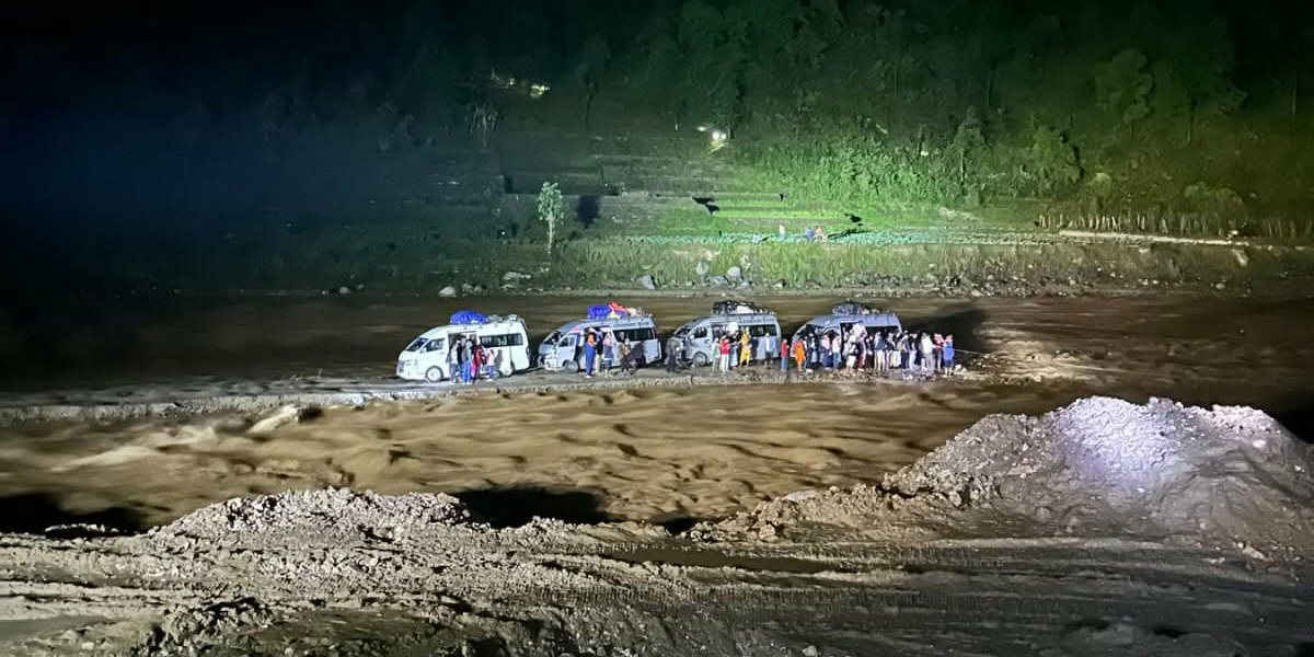 Passengers stranded by Roshi floods safely rescued