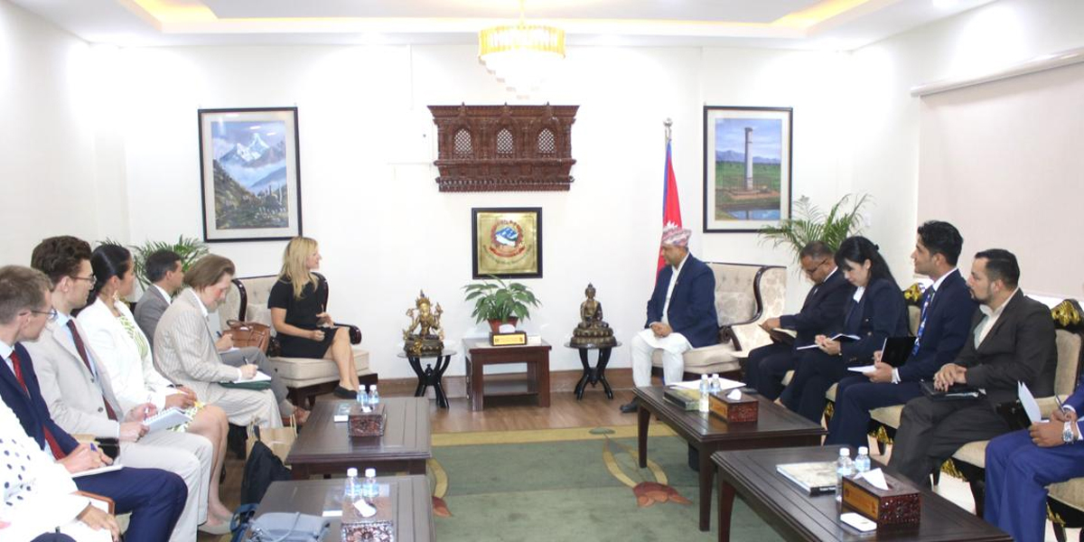 Rogers pays courtesy call on foreign minister Khanal