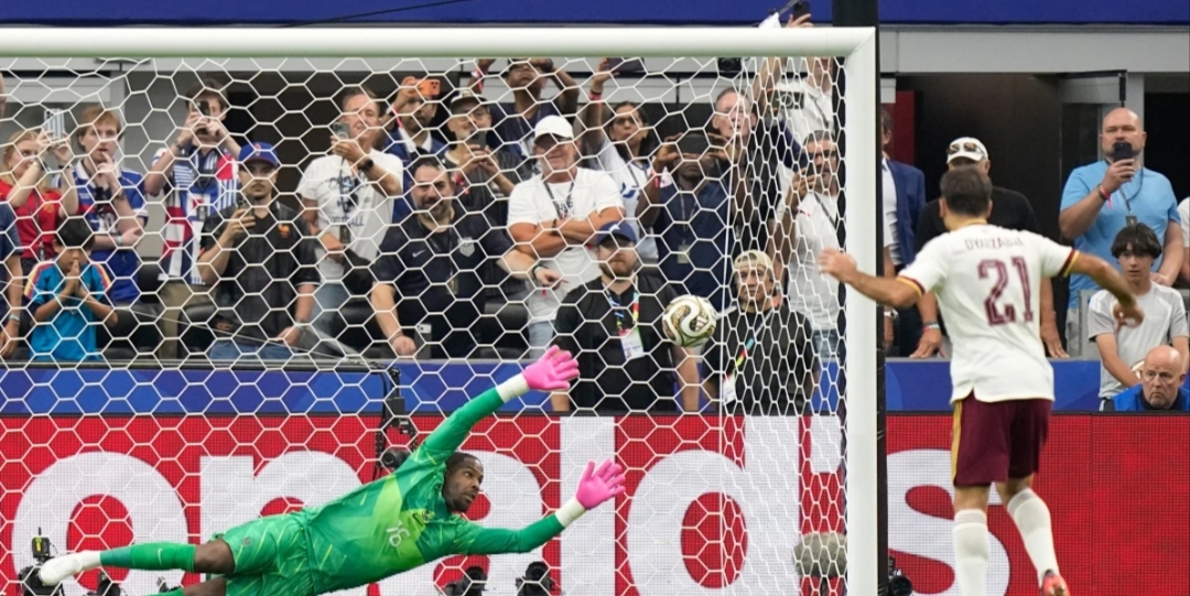 Spain book spot in the final with a 2-0 win over France