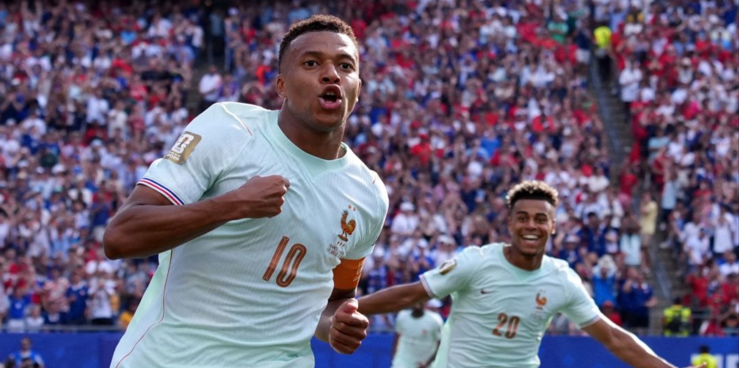 France storm into World Cup semifinals with a 2-0 win over Morocco