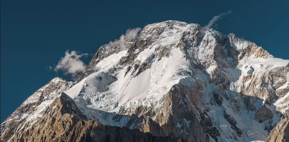 Two bodies recovered from the slopes of Broad Peak