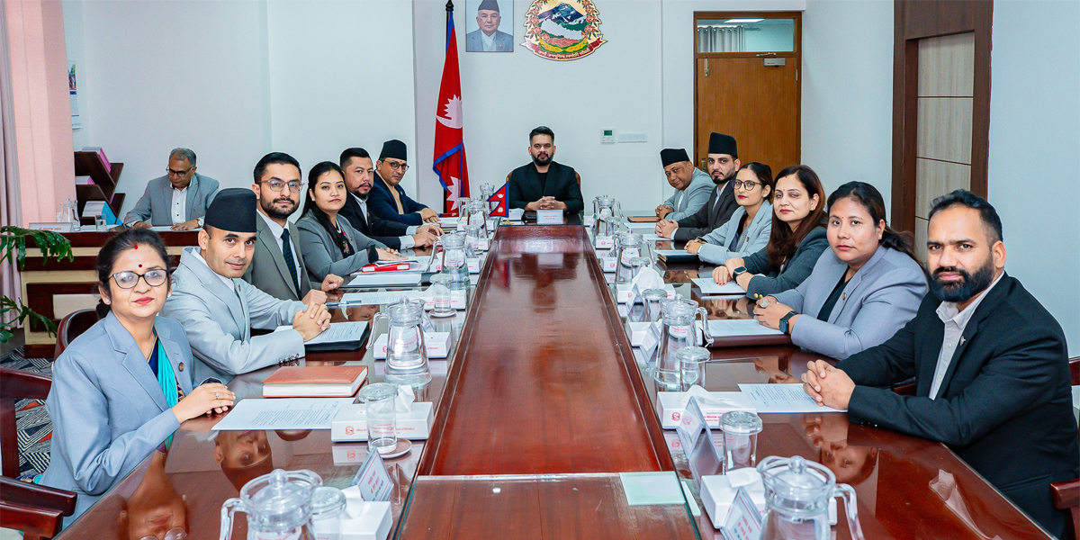 Govt allows federal parliament members to appoint personal secretaries