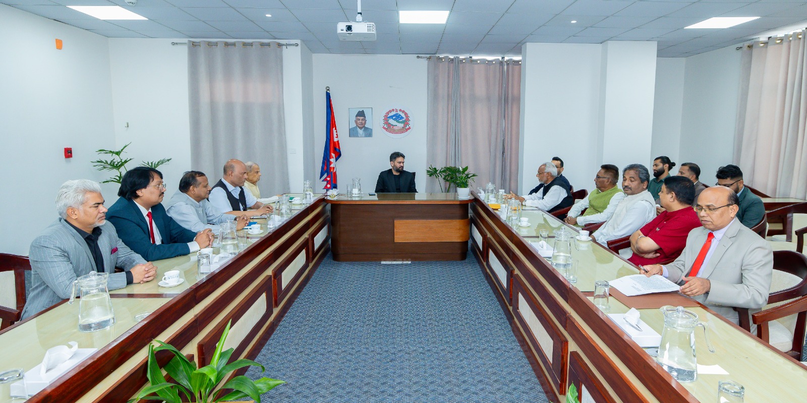 Prime Minister Shah reaffirms commitment to strengthen provinces