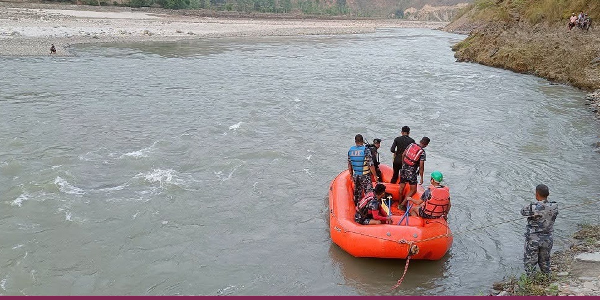 Car plunges into Sunkoshi; divers mobilized for search operation