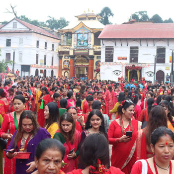 Devotees throng Pashupatinath Temple to celebrate Teej [In Pictures]